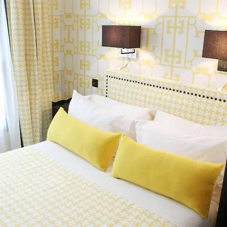 Hotel Monceau Elysees 3*