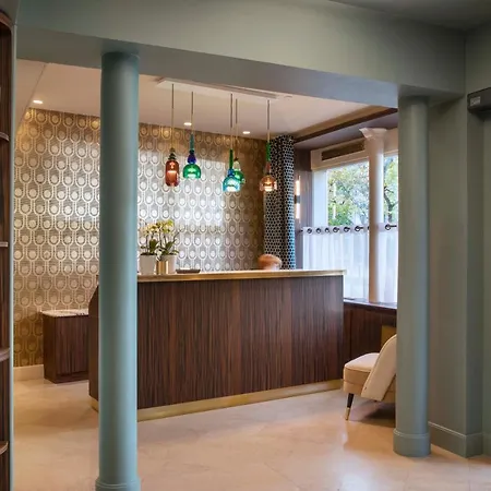 Aiglon Hotel Paris