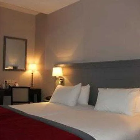 מלון Montcalm
