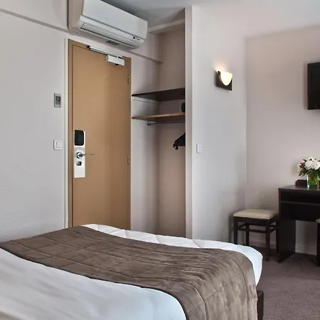 Hotel Les Hauts De Passy - Trocadero Eiffel 3*