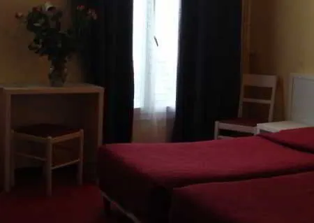 Отель Hipotel Pere-lachaise Republique 3*