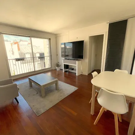 Champs Elysees Et Parc Monceau : Charmant Logement Lumineux パリ