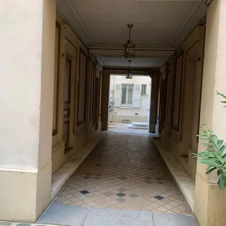- Champs Elysees - Arc De Triomphe Apartmán *