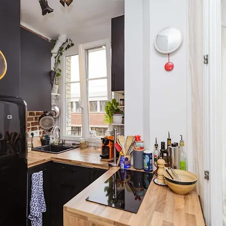 Appartamento Comfy 31 M For 2 Well Decorated With Balcony Parigi