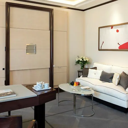 The Peninsula 5* Paris