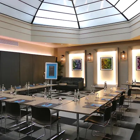 Sofitel Arc De Triomphe Szálloda