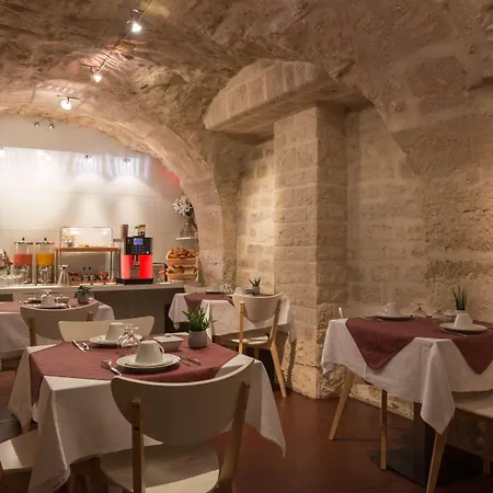 Gaillon Opera Hotel