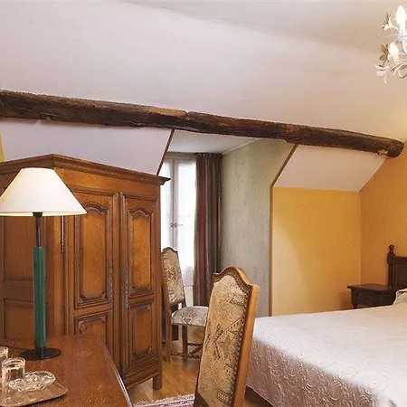 Du Palais Bourbon Szálloda 3*