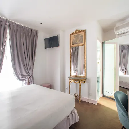 Queens Boutique Hotel