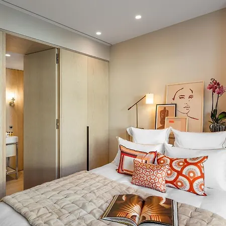 Aparthotel Black Door 5*