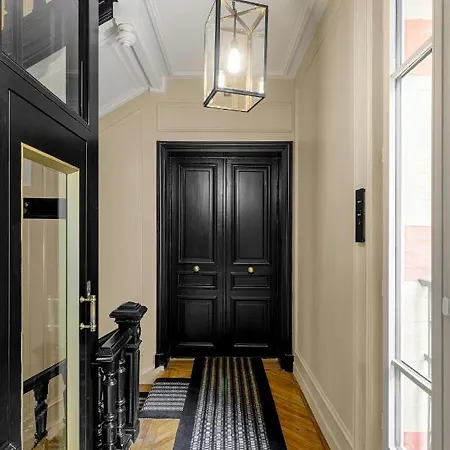Black Door Aparthotel