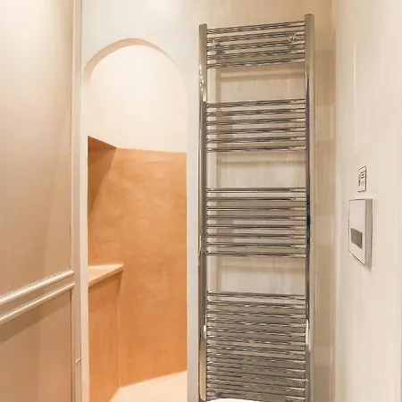 Louvre Apartamento *