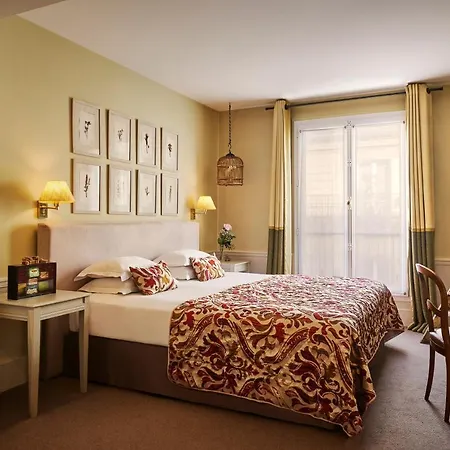 Hotell Sainte-beuve 4*