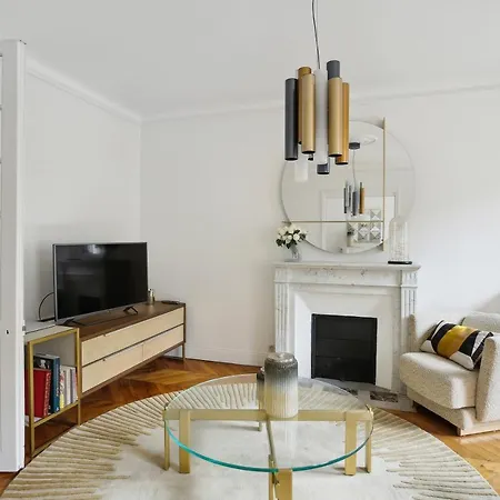 Apartment 2 Bedroom Luxurious Next To Arc De Triumphe Paris