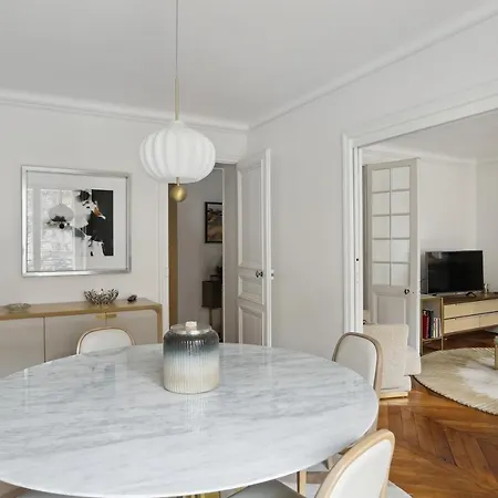 2 Bedroom Luxurious Next To Arc De Triumphe Apartment Paris