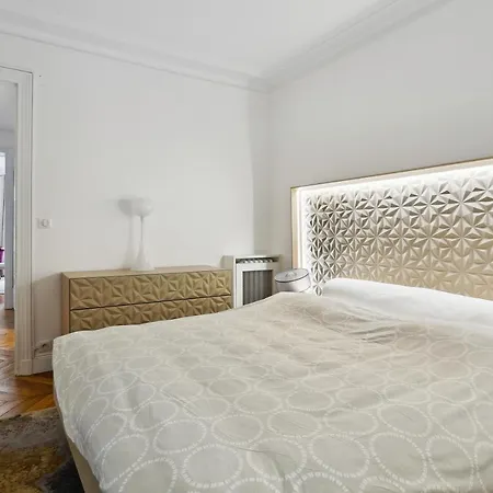 Apartment 2 Bedroom Luxurious Next To Arc De Triumphe Paris