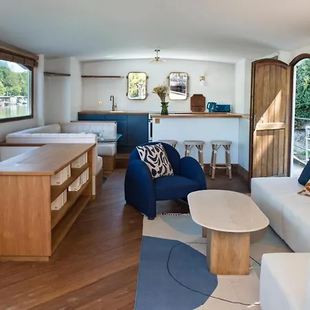 Escale Sur Seine Botel Paříž