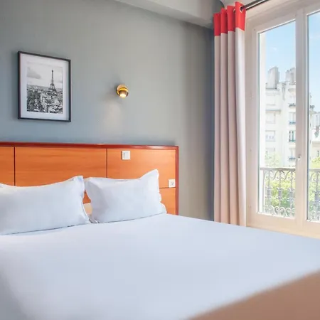 Hotel Coypel By Magna Arbor Parijs