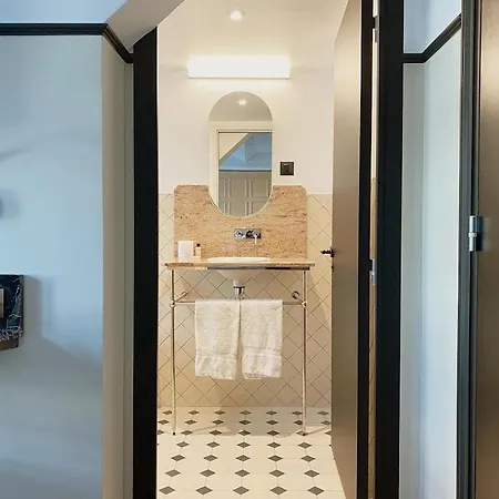New Lafayette Hotel