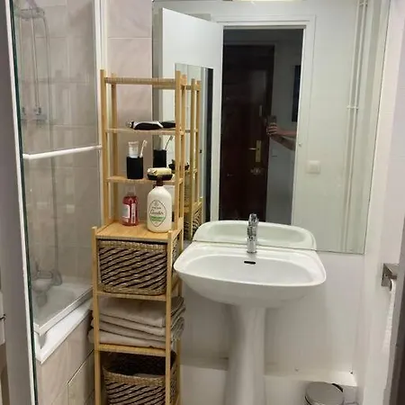 A Deux Pas Du Pantheon Avec Balcon Apartamento *
