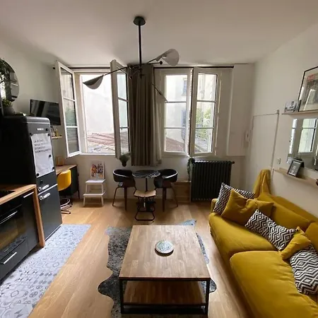 Joli En Plein Marais. Appartement Paris