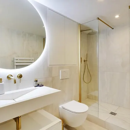 Chic Parisian Retreat 2-bedroom In The Vibrant 10th Arrond * Paris