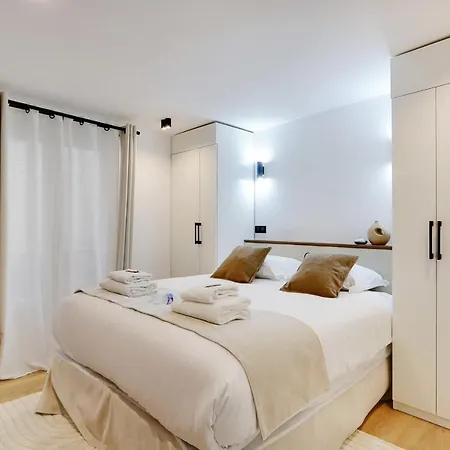 Apartment Chic Parisian Retreat 2-bedroom In The Vibrant 10th Arrond