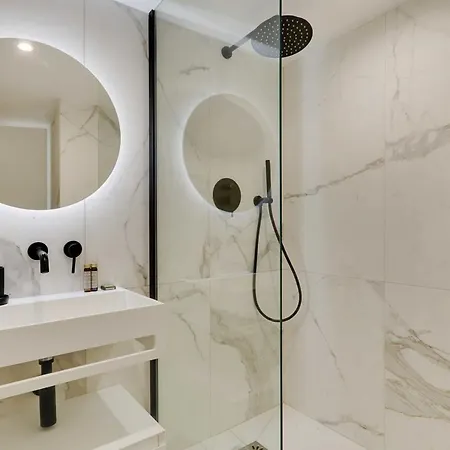 Apartment Chic Parisian Retreat 2-bedroom In The Vibrant 10th Arrond *