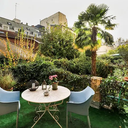 Guest house Maison 1850 18 Garden And Parking