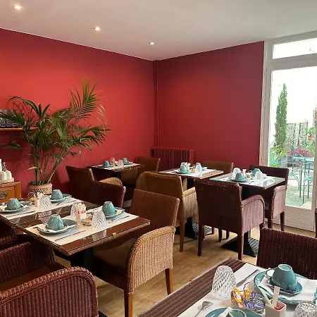 France Eiffel Hotell 3*