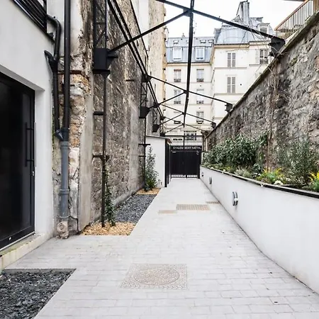 Bright & Renovated 3bd For 8 Guests In Le Marais! Apartmán