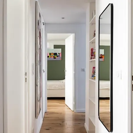 Bright & Renovated 3bd For 8 Guests In Le Marais! * Paříž