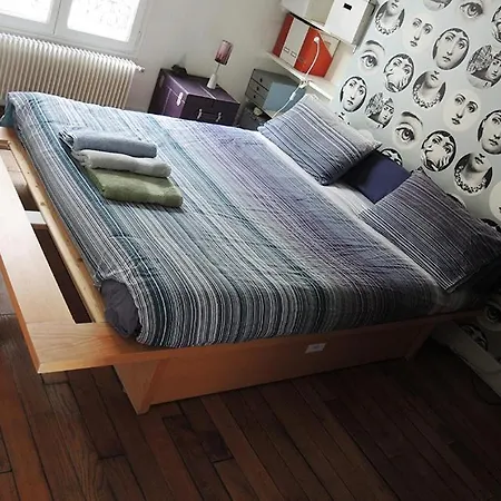 بيت ضيافة Stylish Flat With Balcony Facing South *