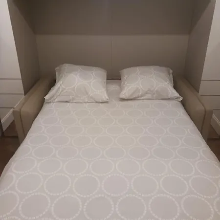 Apartment 2 Bedroom Luxurious Next To Arc De Triumphe *