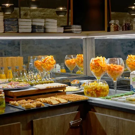 Hotell Western Le Montmartre - Saint Pierre 3*