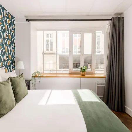 Cozy - Louvre - Clery