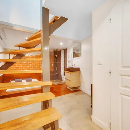 Large Flat Very Close To Montmartre * פריז