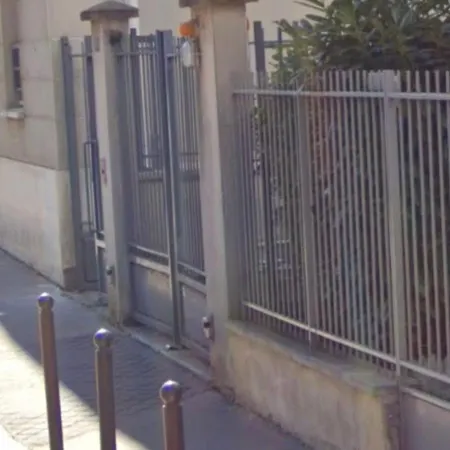 Maison 1850 18 Garden And Parking Guest house Paris