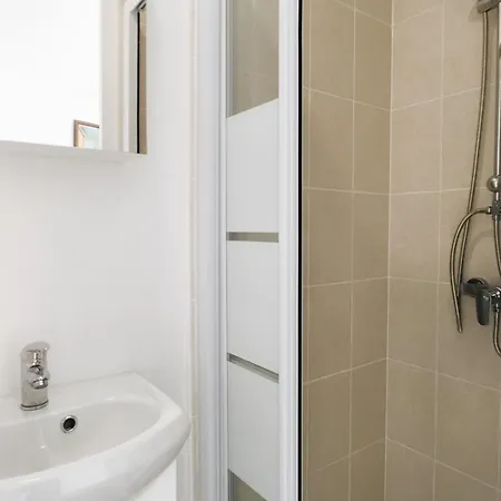 19m2 With Air Conditioning In The 15th *