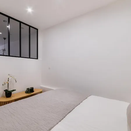 Apartment Flat Rue D'assas Private Garden Paris