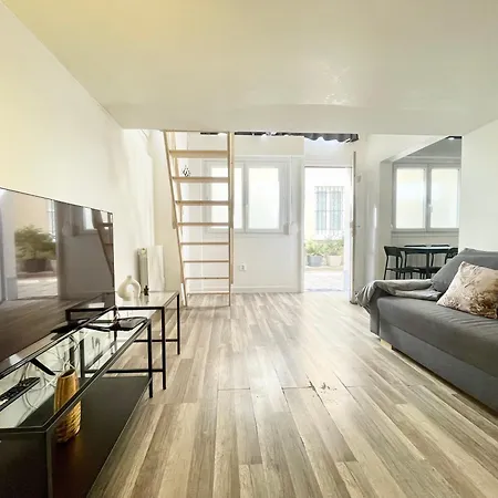 Homely & Charming Parisian Duplex - Near Marais *
