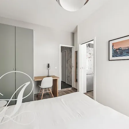 Oasis, Superbe 3 A 15eme Apartment