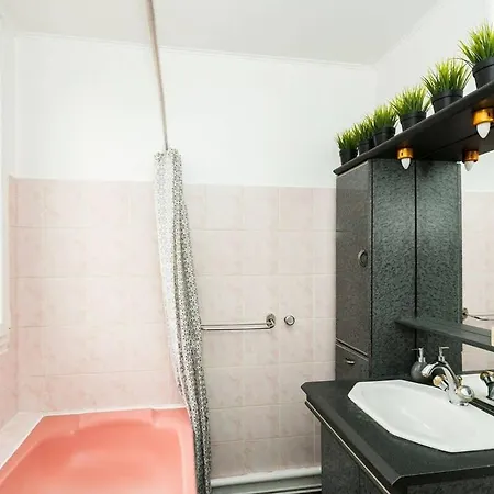 Bastille 1br Cozy *
