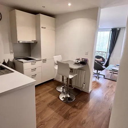 Apartment In Monmartre Paris
