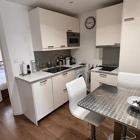 Apartment In Monmartre Paris