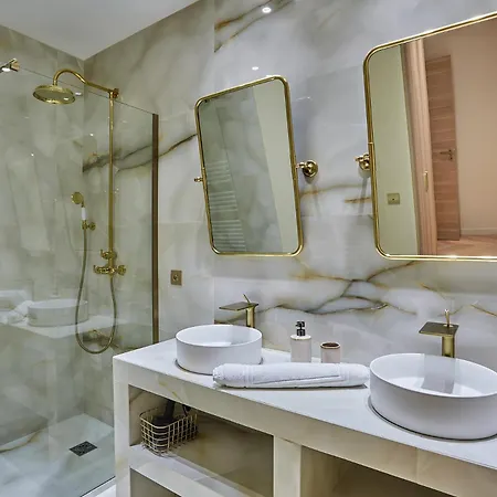 3 Bedrooms Center Of By Prestige * Παρίσι