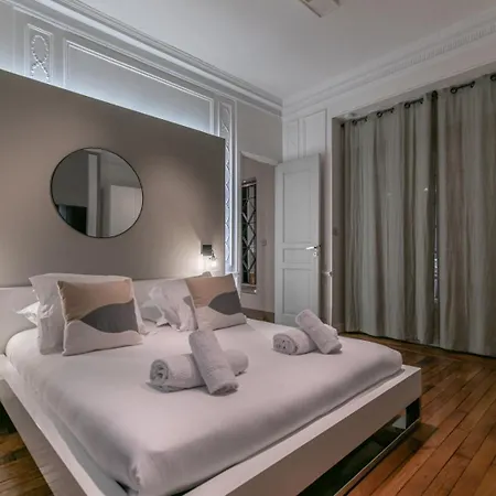 Mba - Luxury Berthier Proche Des Ternes Parigi