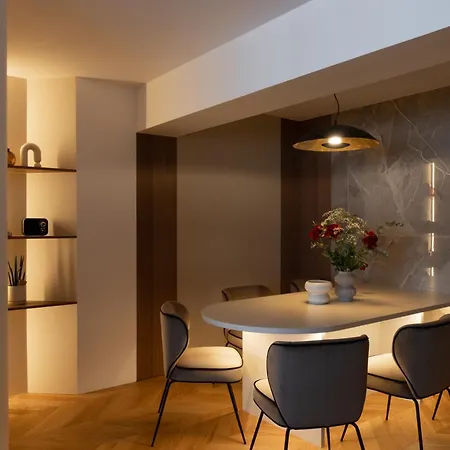 The Place To Be - 3 Bedrooms With Airco Apartman