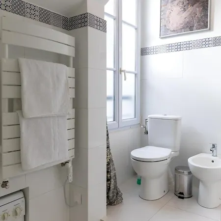 Orange Vendome - Bright 1-bed Near The Louvre Apartment *
