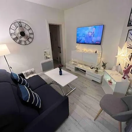 Lägenhet T2 Cosy Et Lumineux Au Coeur De Paris12 Paris
